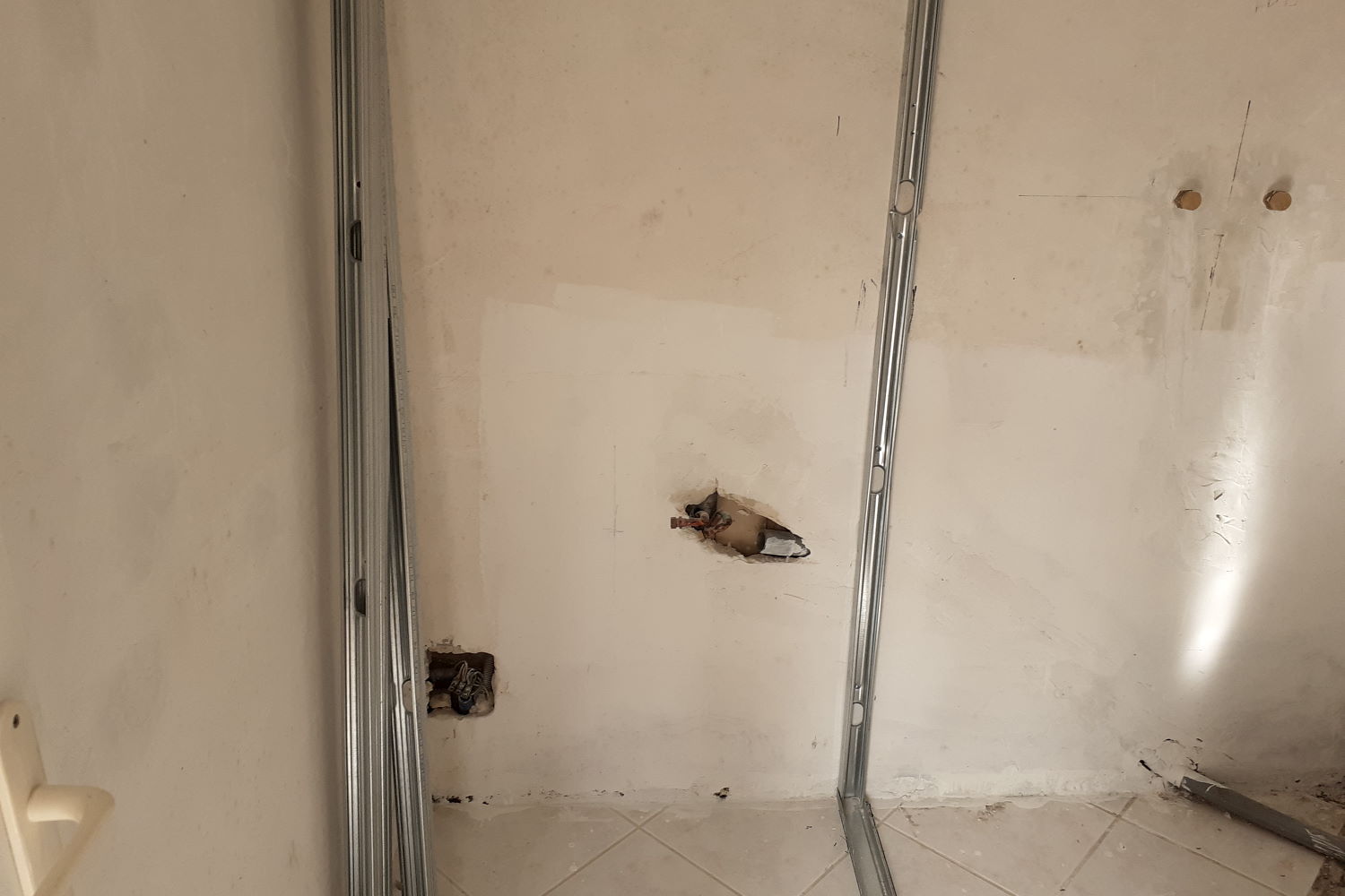 Pose de cloisons pour espace bureau